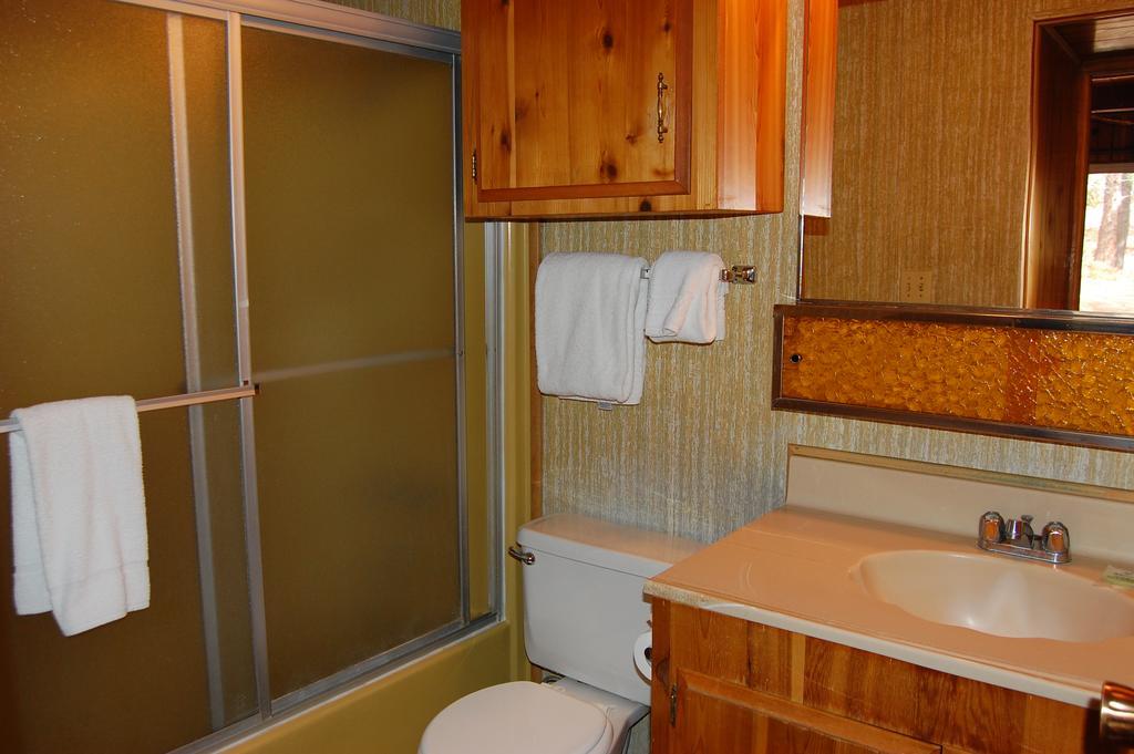 46R Manzanita Lodge Wawona Bagian luar foto